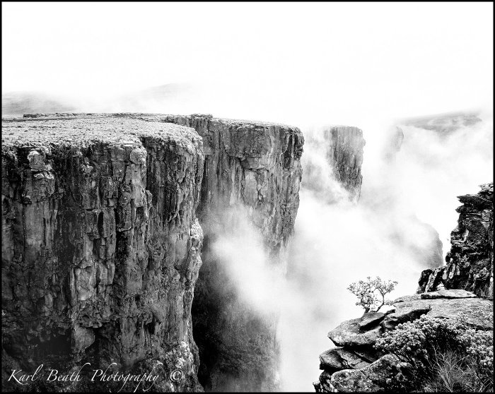 Mist Falls - Karl Beath ©